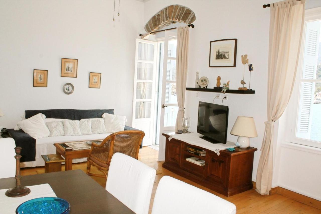 Appartamento Magdalene'S House Poros Town Esterno foto